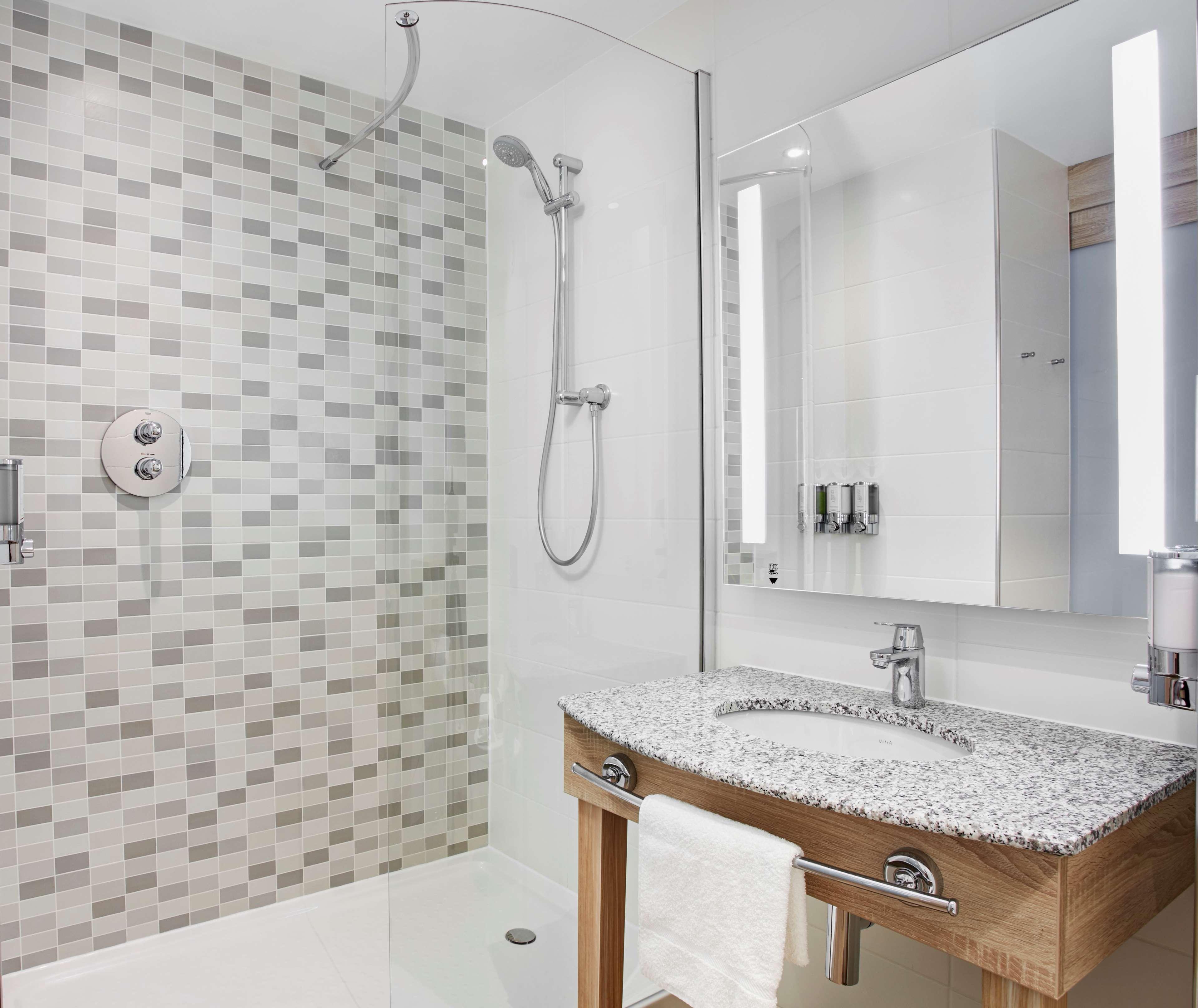Hotel Hampton By Hilton 3*